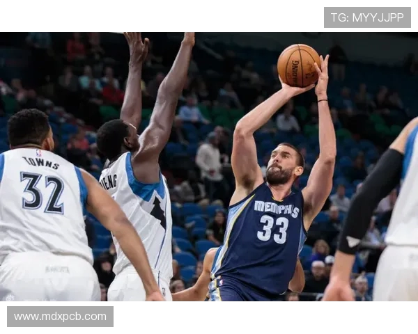 广州恒大迎战罗马强强对决球迷期待精彩对抗与激情时刻